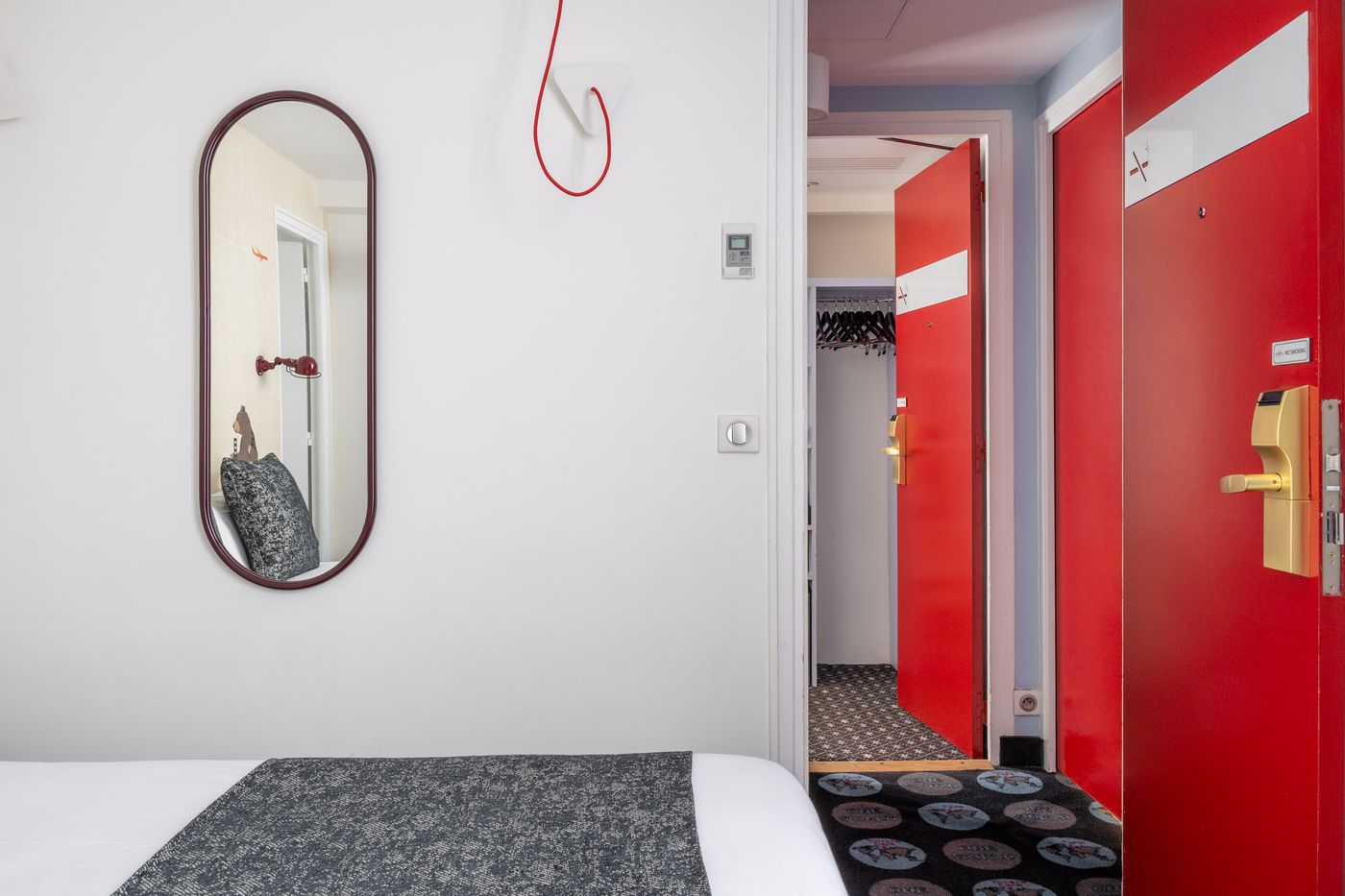 Astoria-Astotel-Room-5