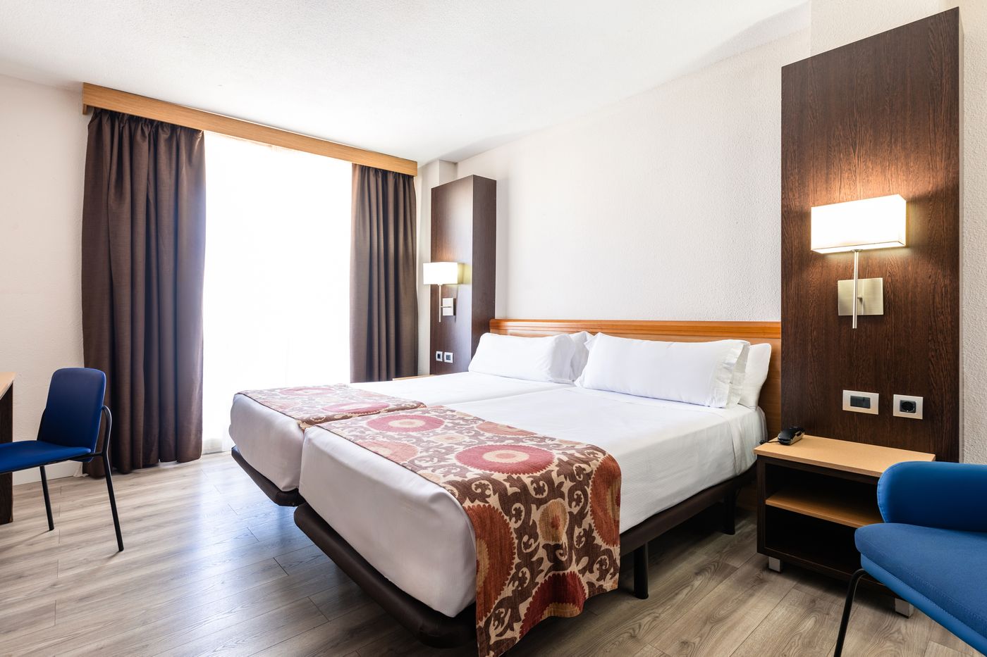 Catalonia-Oro-Negro-Room-17