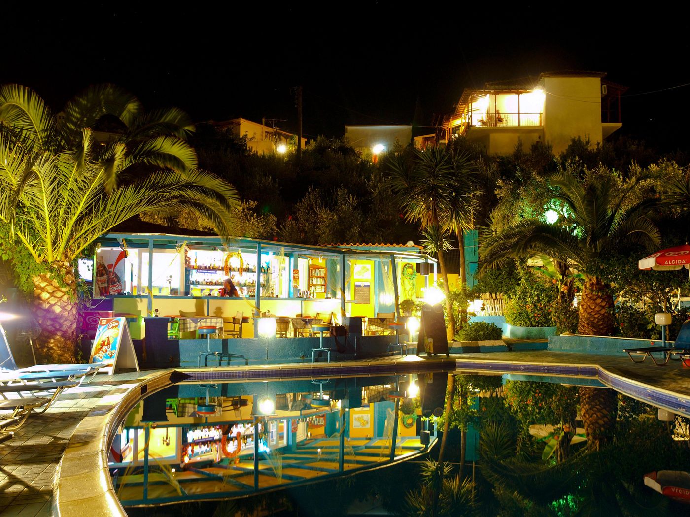 Nikolas-Studios-Bar-9