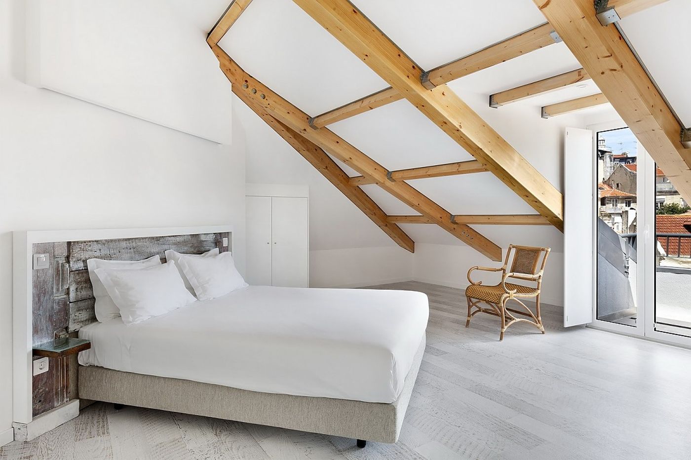 Hello-Lisbon-Castelo-Apartments-Room-3