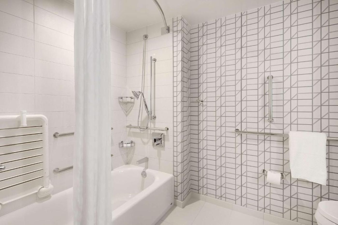 Hampton-Inn-Boston-Cambridge-Room-26