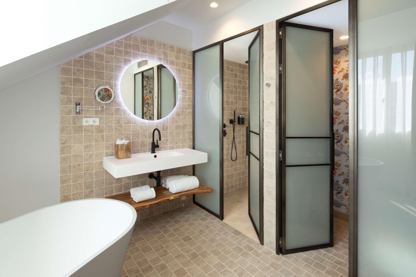 Atocha-Hotel-Madrid--Tapestry-Collection-by-Hilton-Room-44