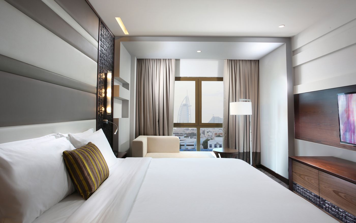 Metropolitan-Hotel-on-Sheikh-Zayed-Road-Dubai-Room-37