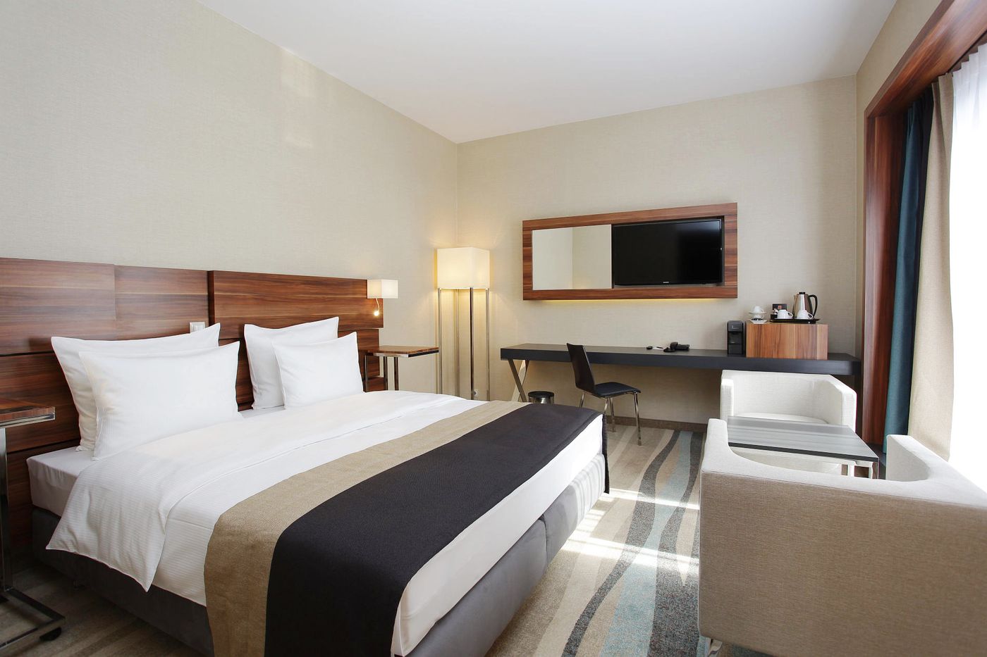 Warsaw-Plaza-Hotel-Room-8