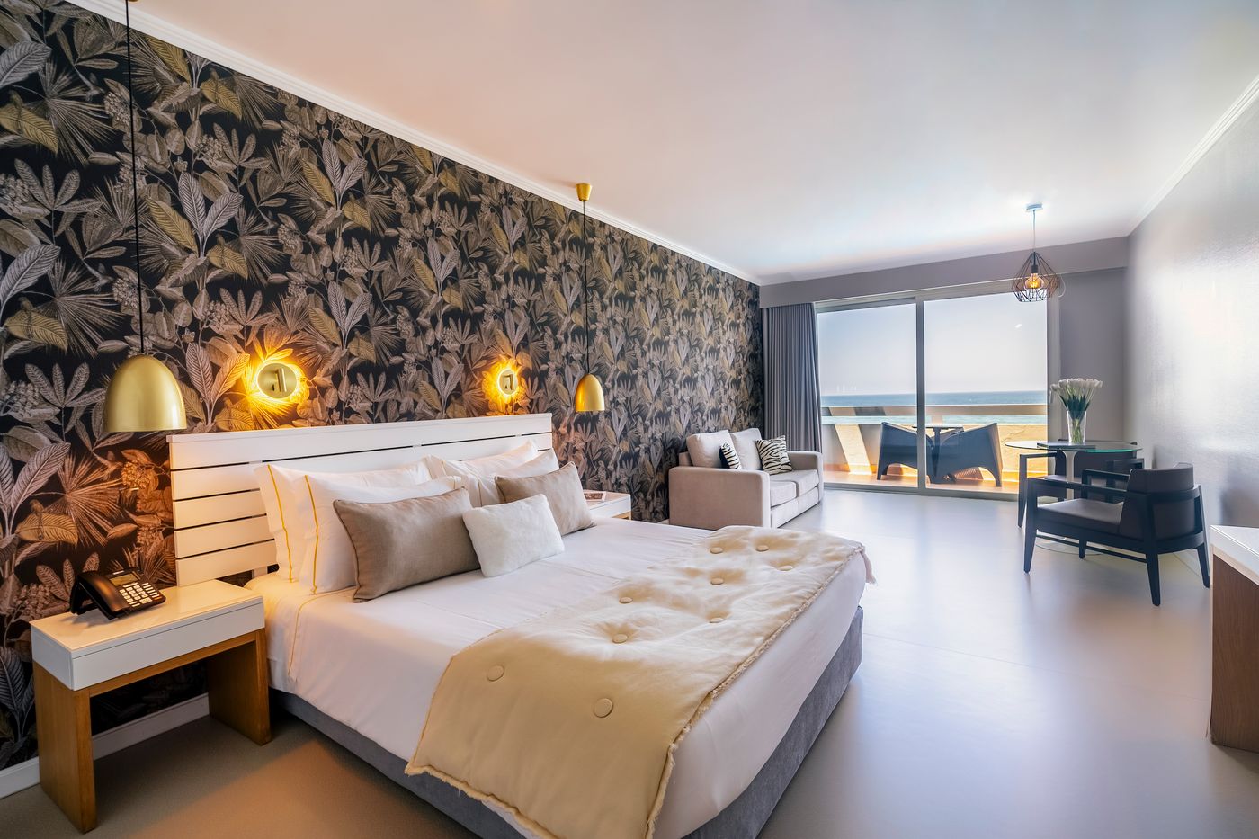 HOTEL-ARRIBAS-Room-8