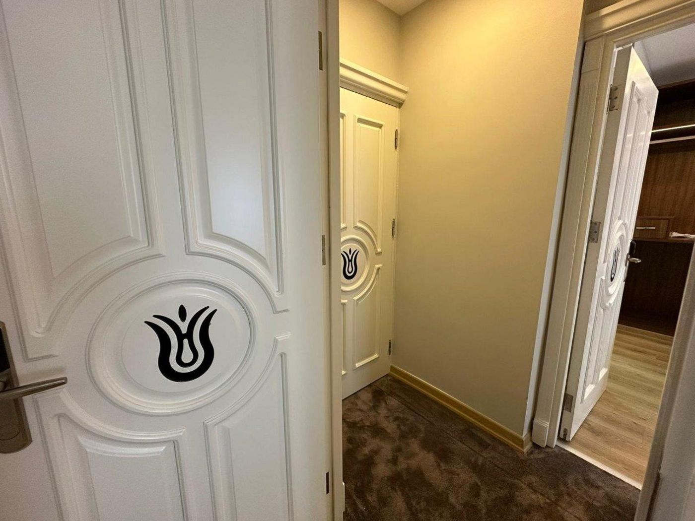 Hotel-Black-Tulip-Room-51