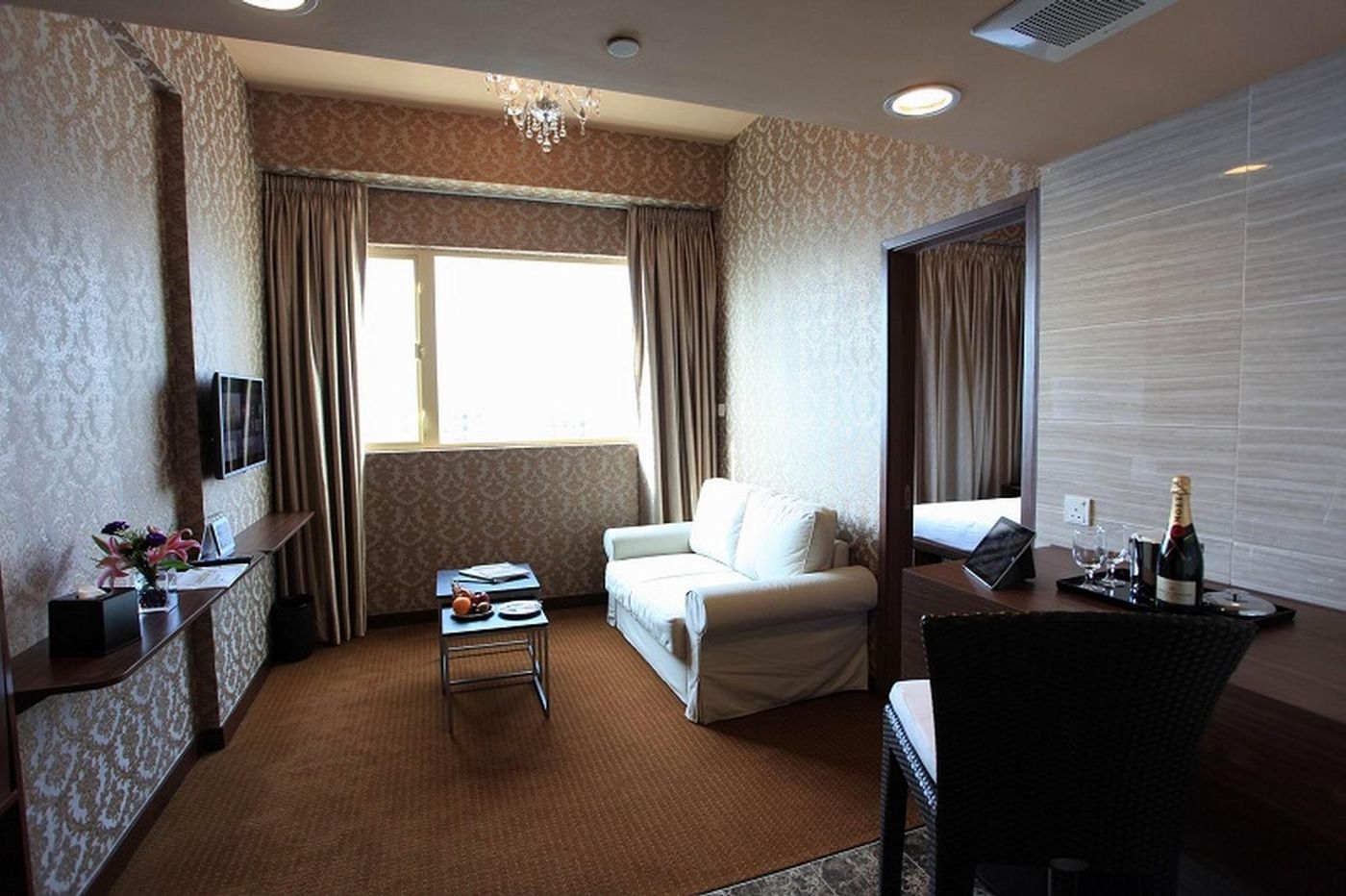 Grand-City-Hotel-Room-7