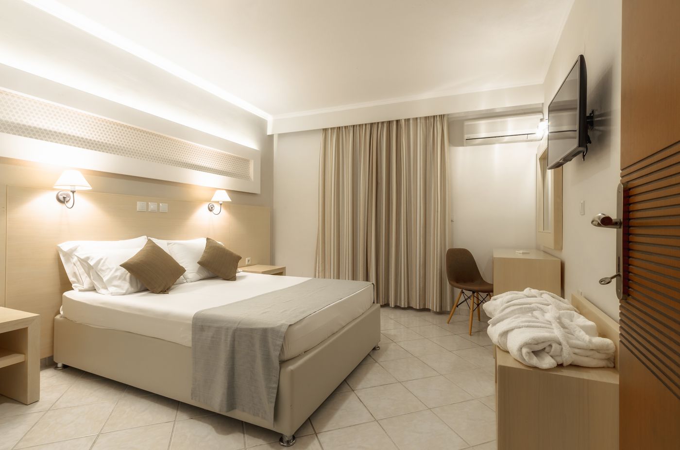 Karras-Hotel-Room-34