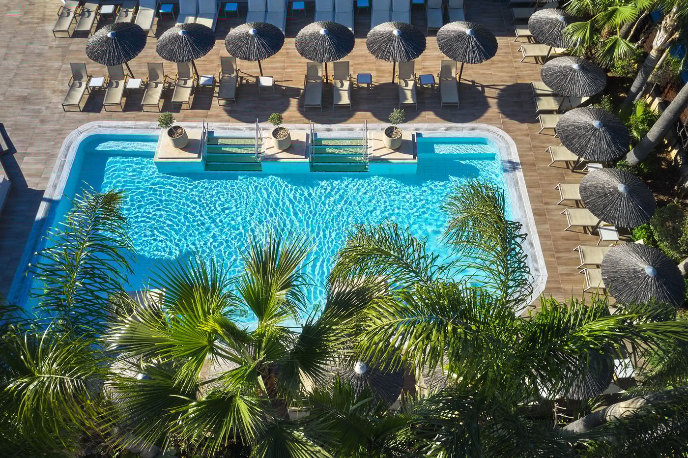 Atlantica-Oasis-Hotel-Pool-3