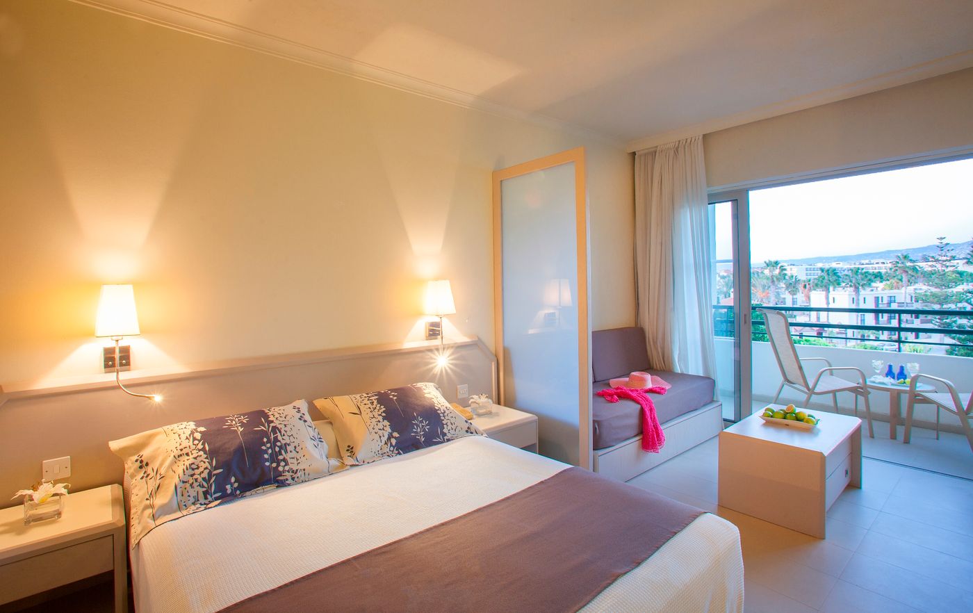 Louis-Imperial-Beach-Room-23