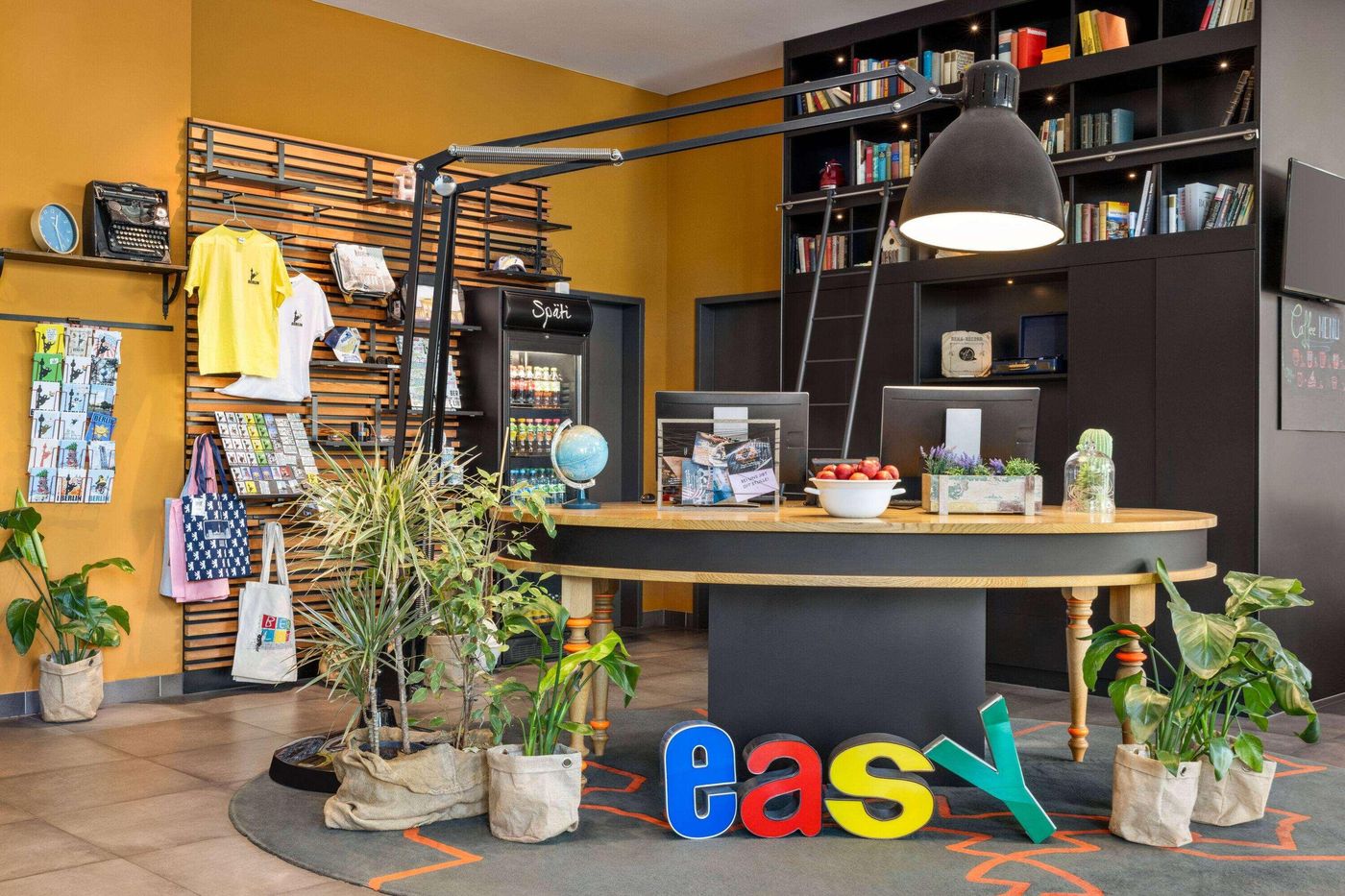 Vienna-House-Easy-by-Wyndham-Berlin-PrenzlauerBerg-Lobby-61