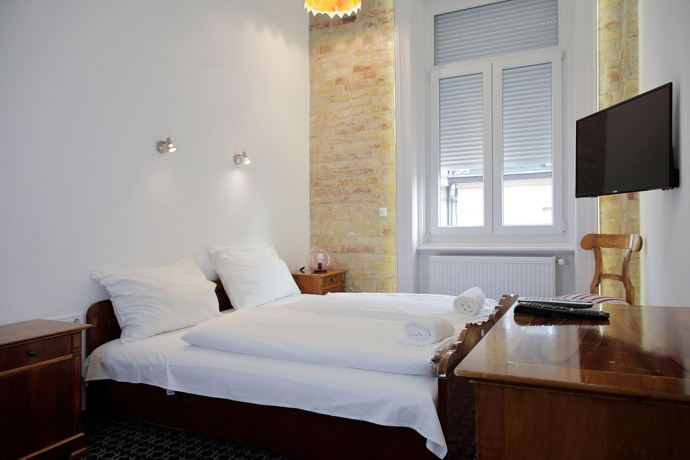 Maverick-Apartments---Vintage-Doubles-Room-23