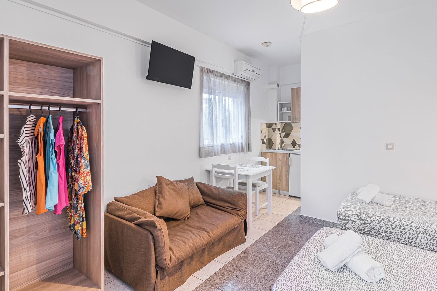 Happy-Days-Studios-Room-31