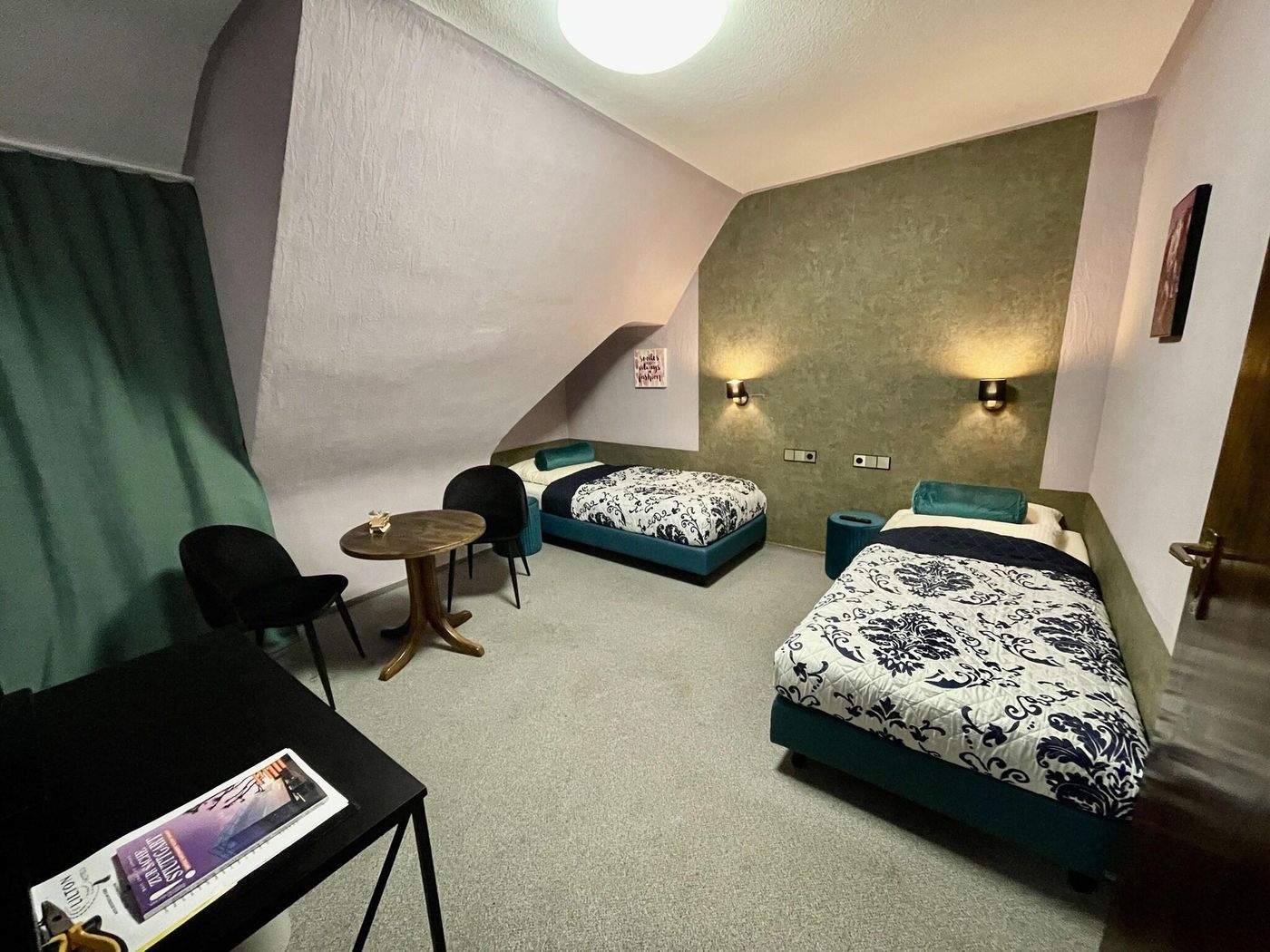 Lilton Hotel Zuffenhausen-Germany-Stuttgart-General view-1