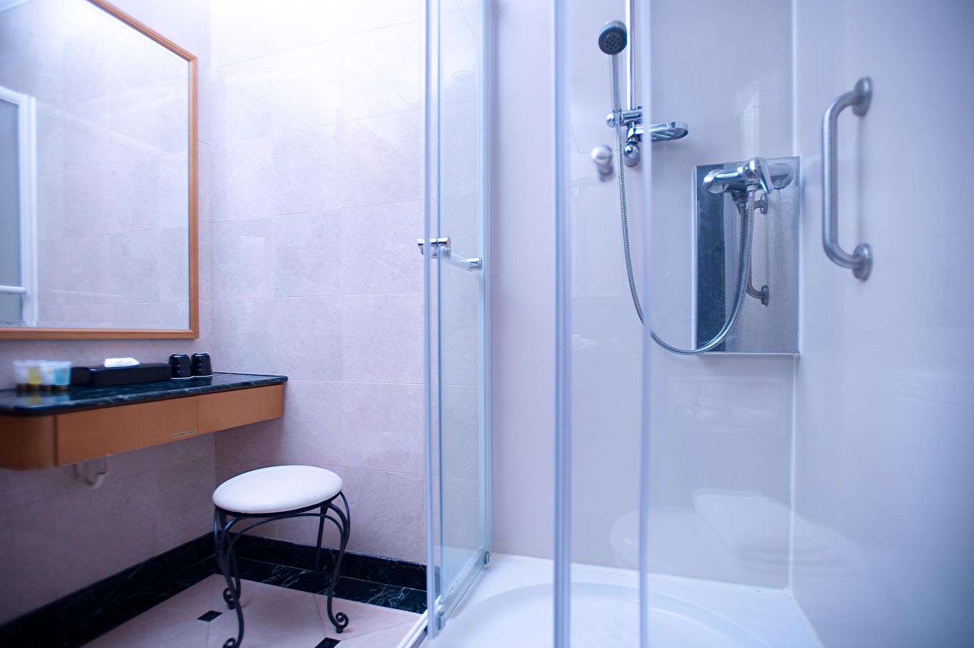 Best-Western-Plus-Hotel-Hong-Kong-Room-15