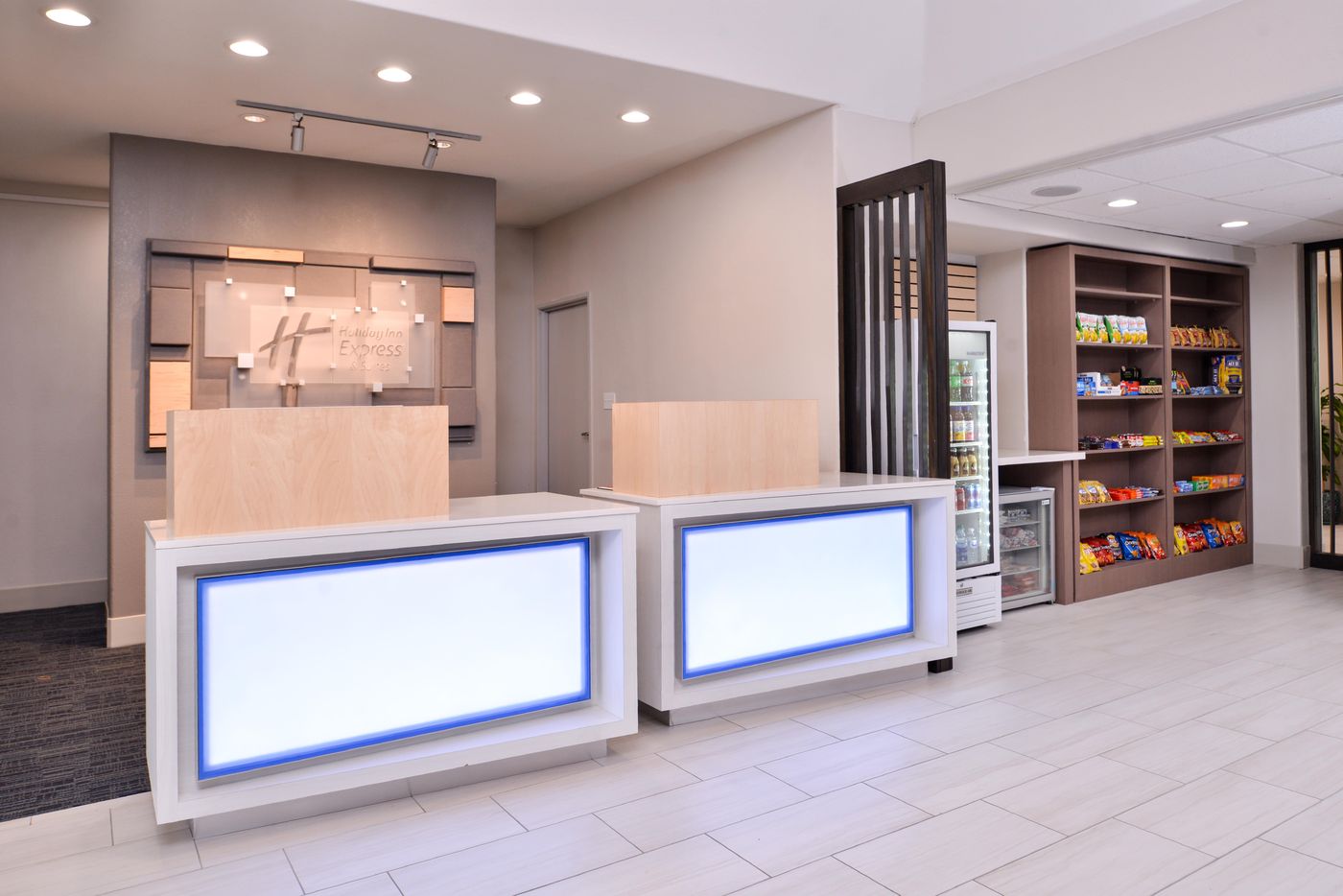 Holiday Inn Express & Suites Elgin-United States-Elgin-Lobby-8