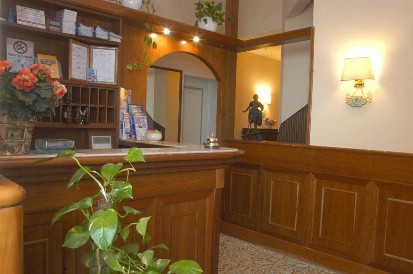 Hotel-Beatrice-Lobby-6