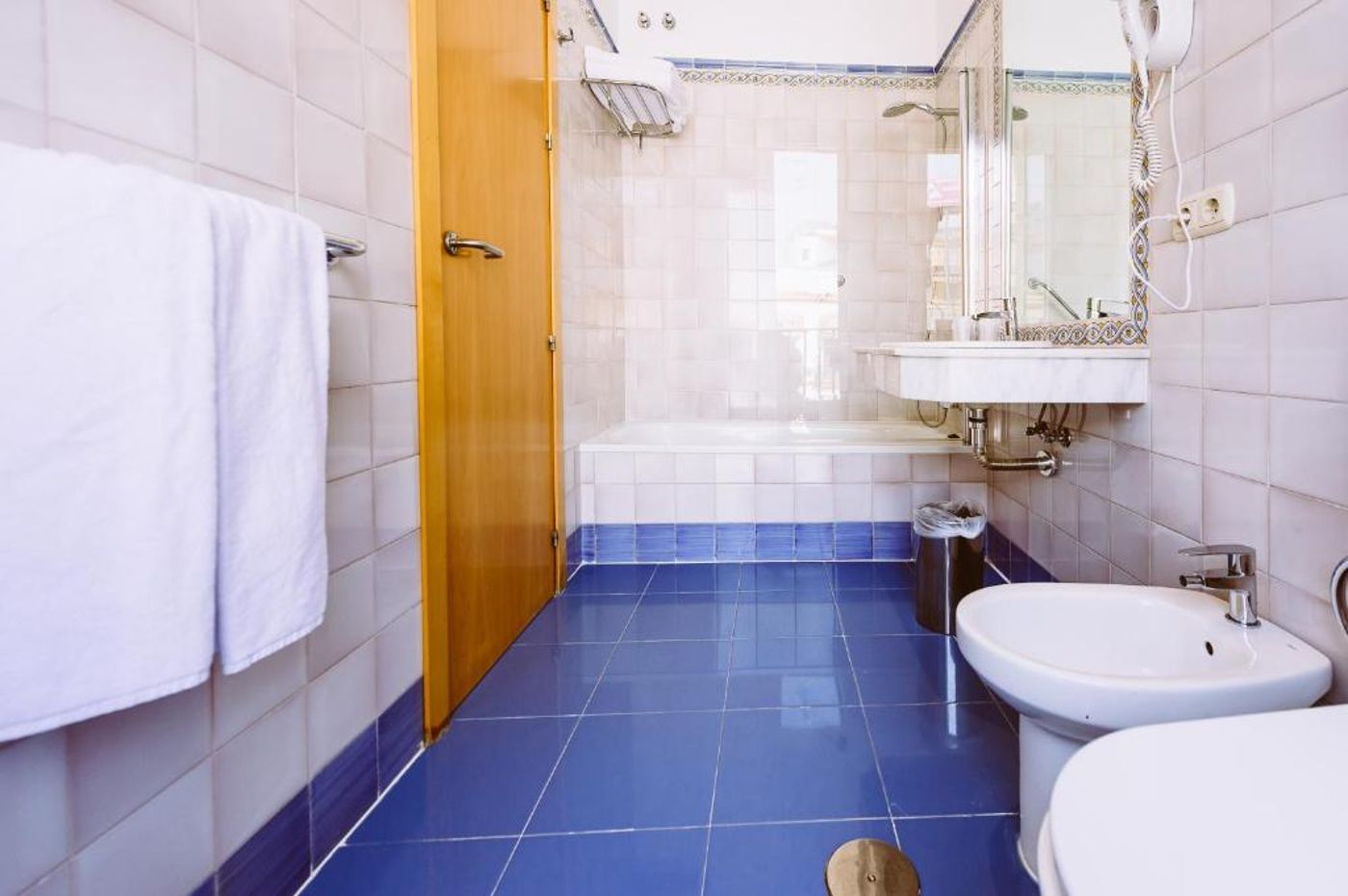 Basic  Hotel Doña Manuela - Spain - SEVILLA - Room - 6