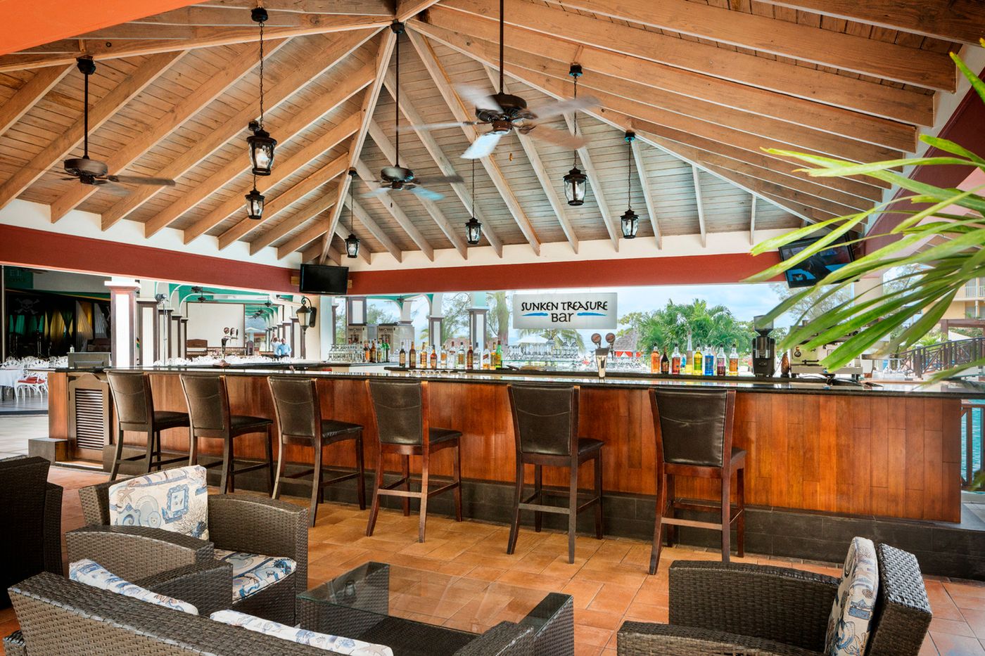 Jewel-Paradise-Cove-Resort---Spa-Restaurant-32