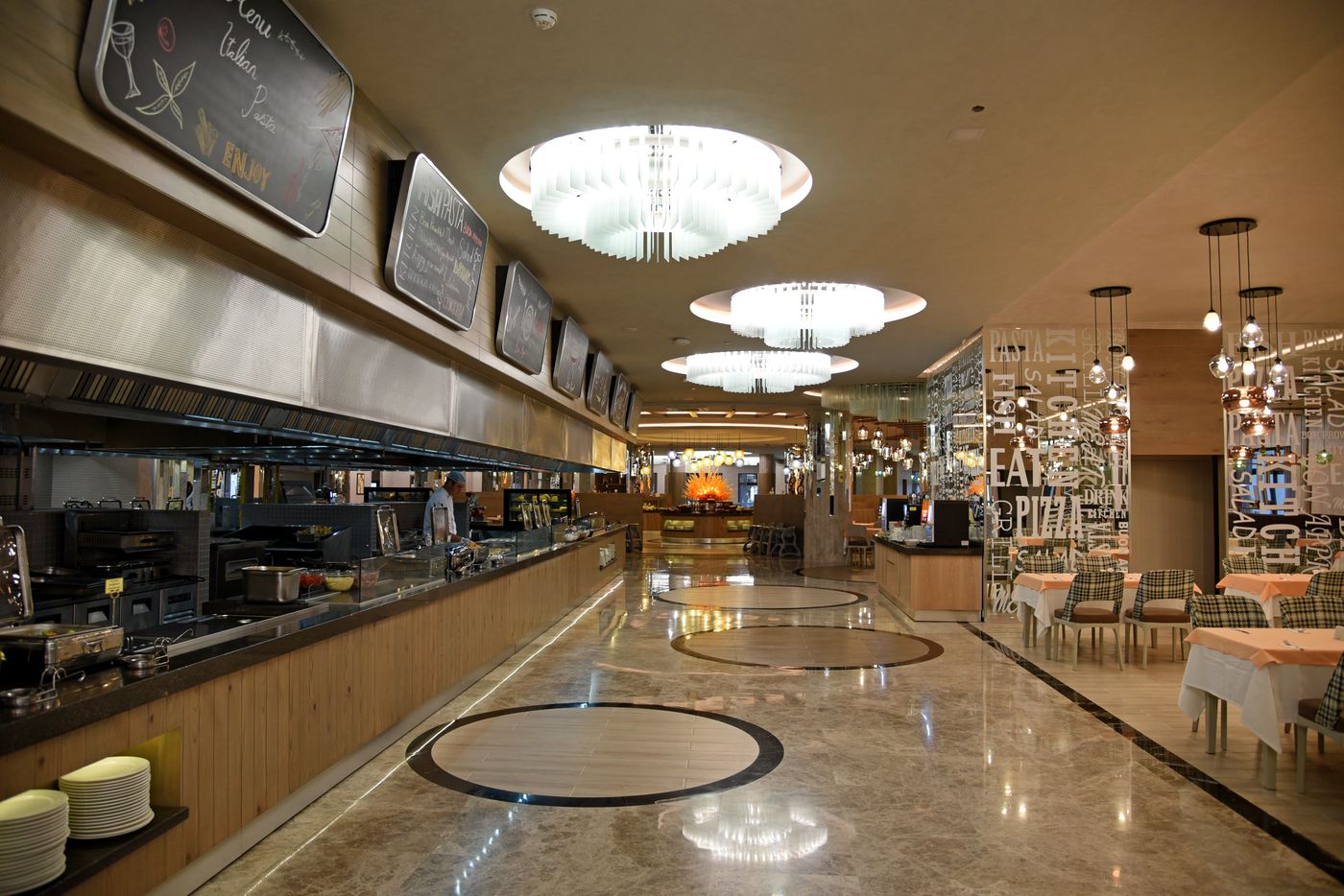 Royal-Wings-Hotel-Restaurant-44