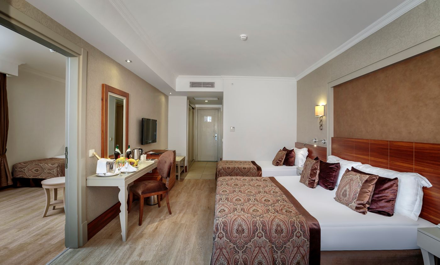 Well-Palace-Side-Room-31