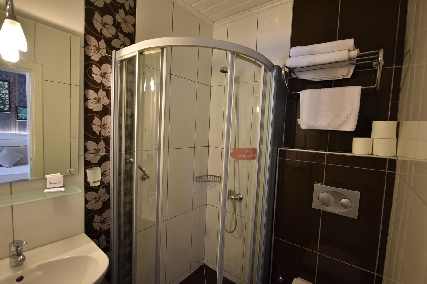 Nicholas-Park-Hotel-Room-42