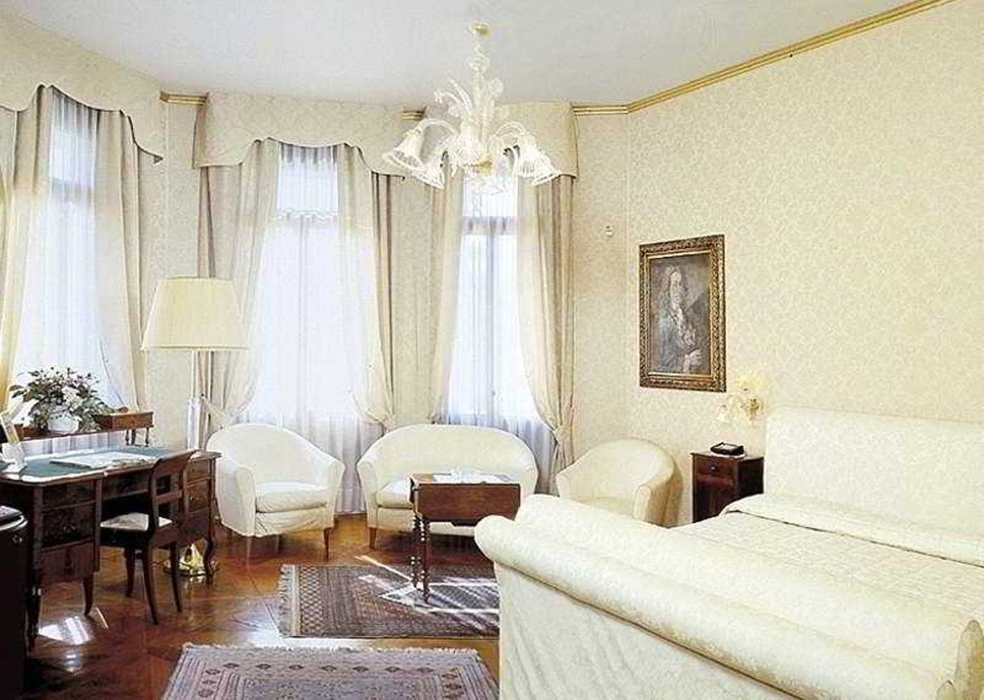 Villa-Stucky-Room-6