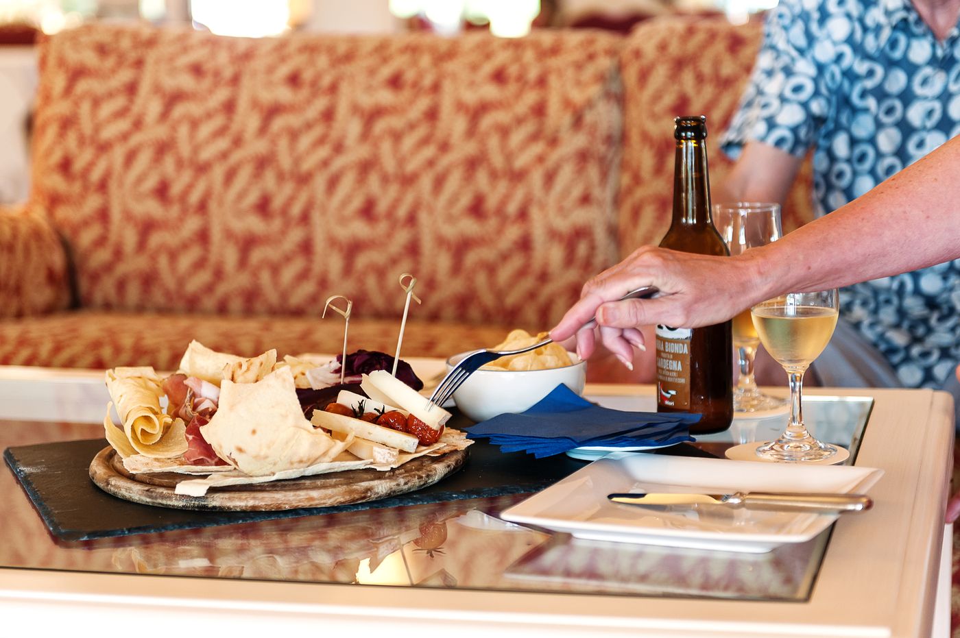 Hotel-Santa-Gilla-Bar-54