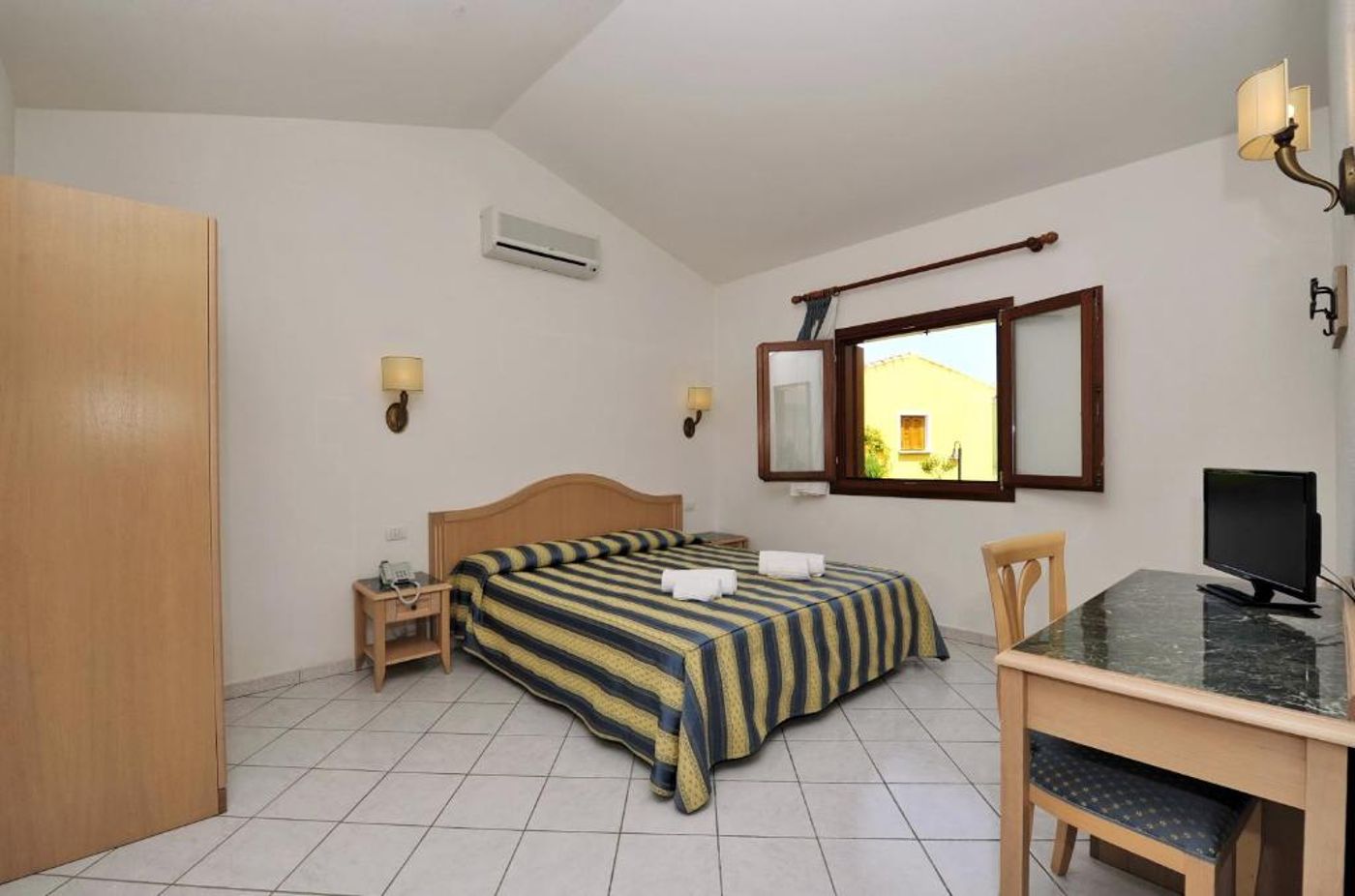 Cala-Mirto-Hotel-Room-16