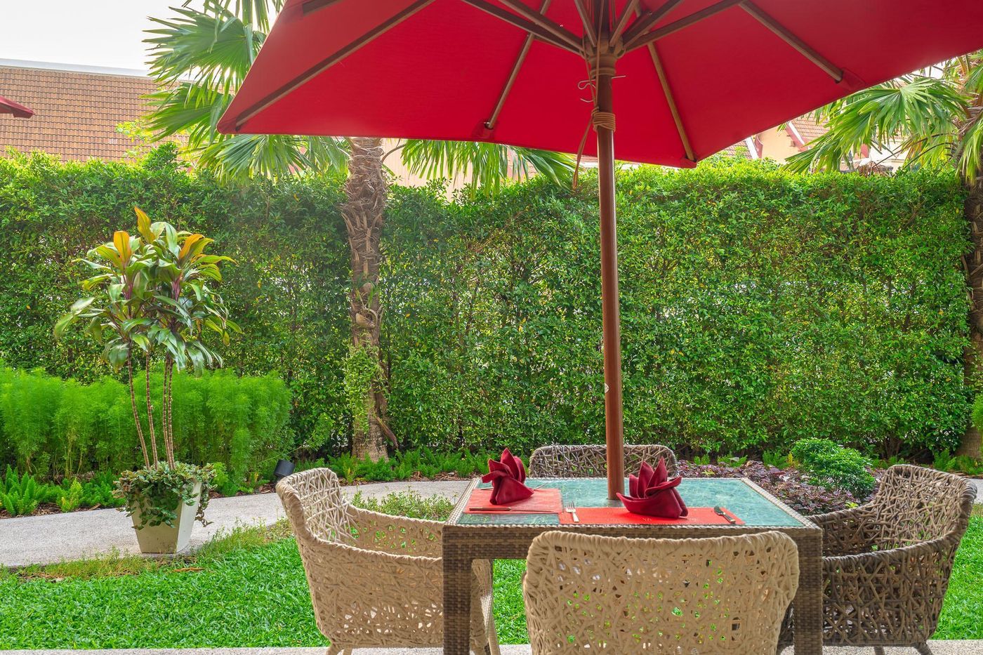 Ramada-By-Wyndham-Phuket-Deevana-Restaurant-15