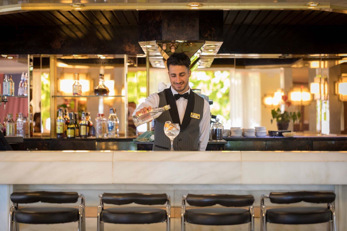 htop-Royal-Sun-Bar-23