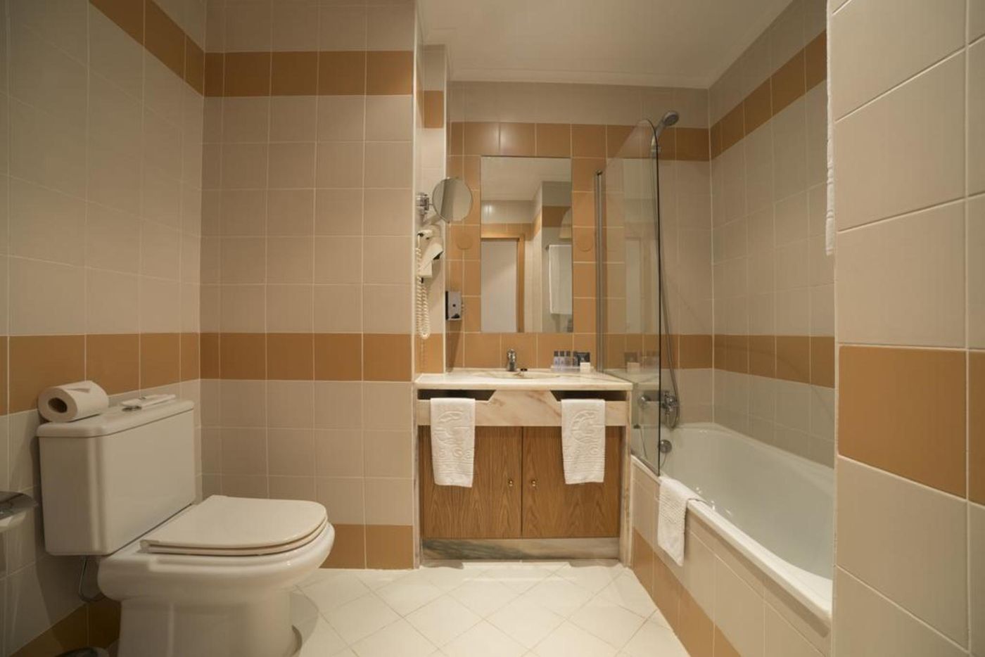 Vila-Gale-Estoril---Adults-Only-Room-24