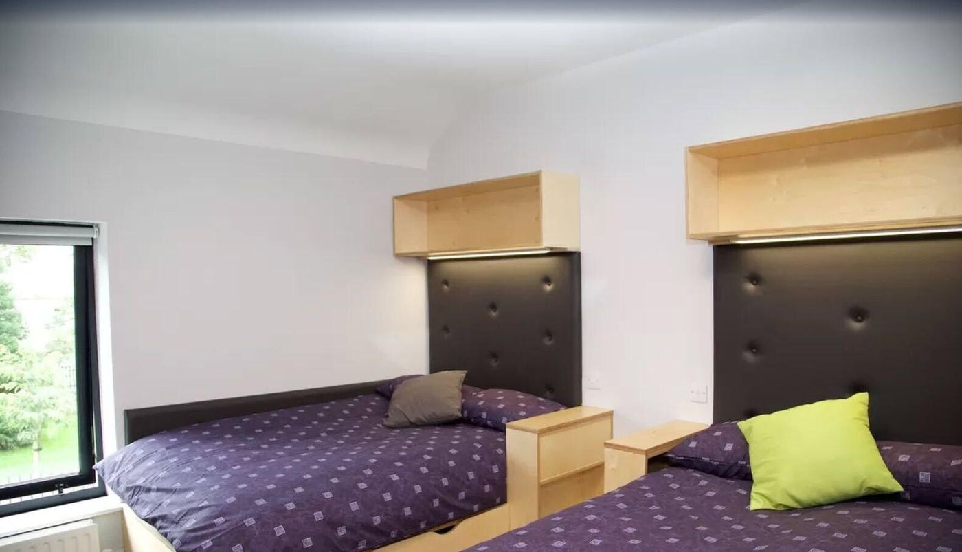 Broadstone Hall-Ireland-DUBLIN-Room-5