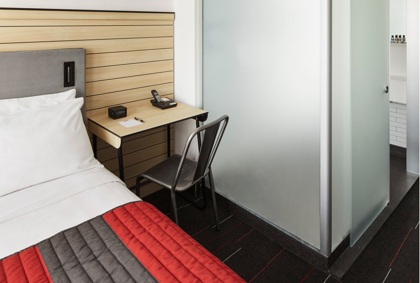 Pod-Times-Square-Hotel-Room-3