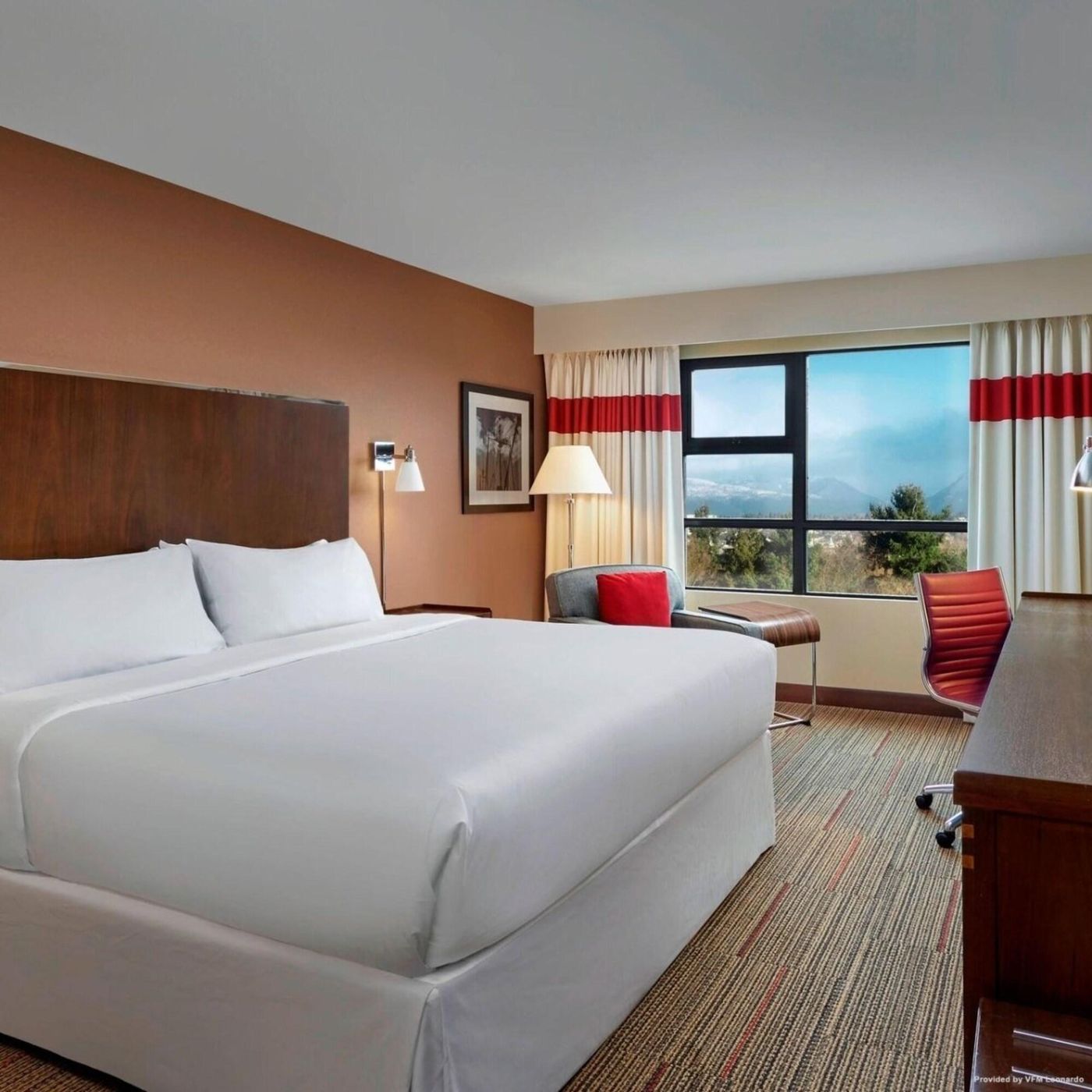 Grand-Park-Hotel-Vancouver-Airport-Room-10