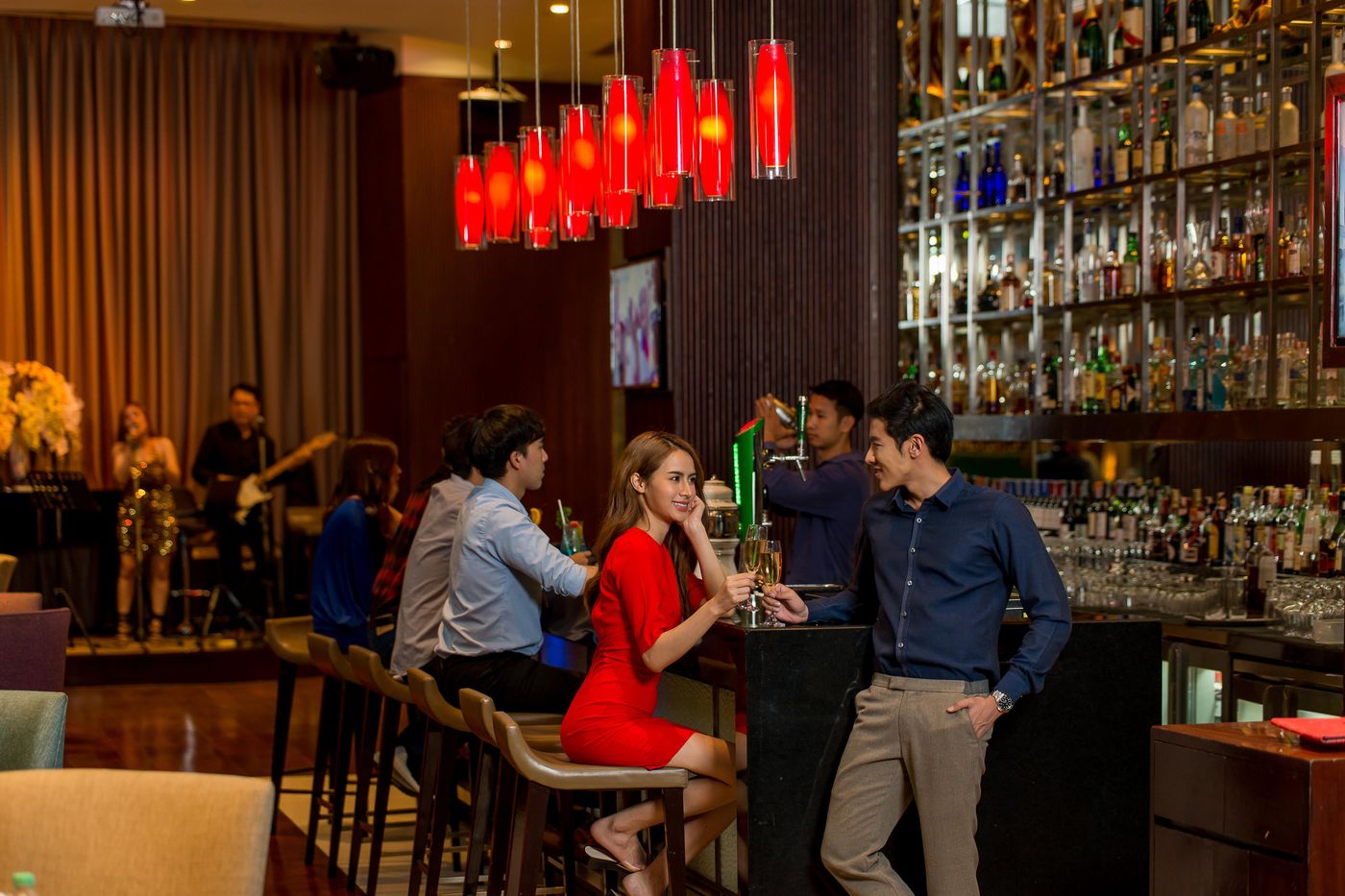 Holiday-Inn-Bangkok-Silom-Bar-22