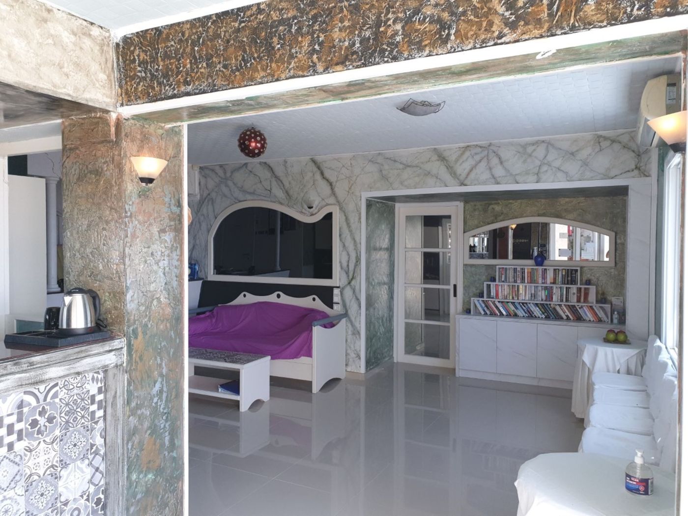 Korifi-Suites-Art-Hotel-Lobby-28