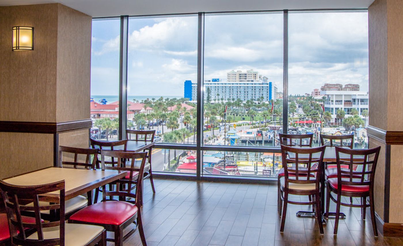 Pier House 60 Marina Hotel