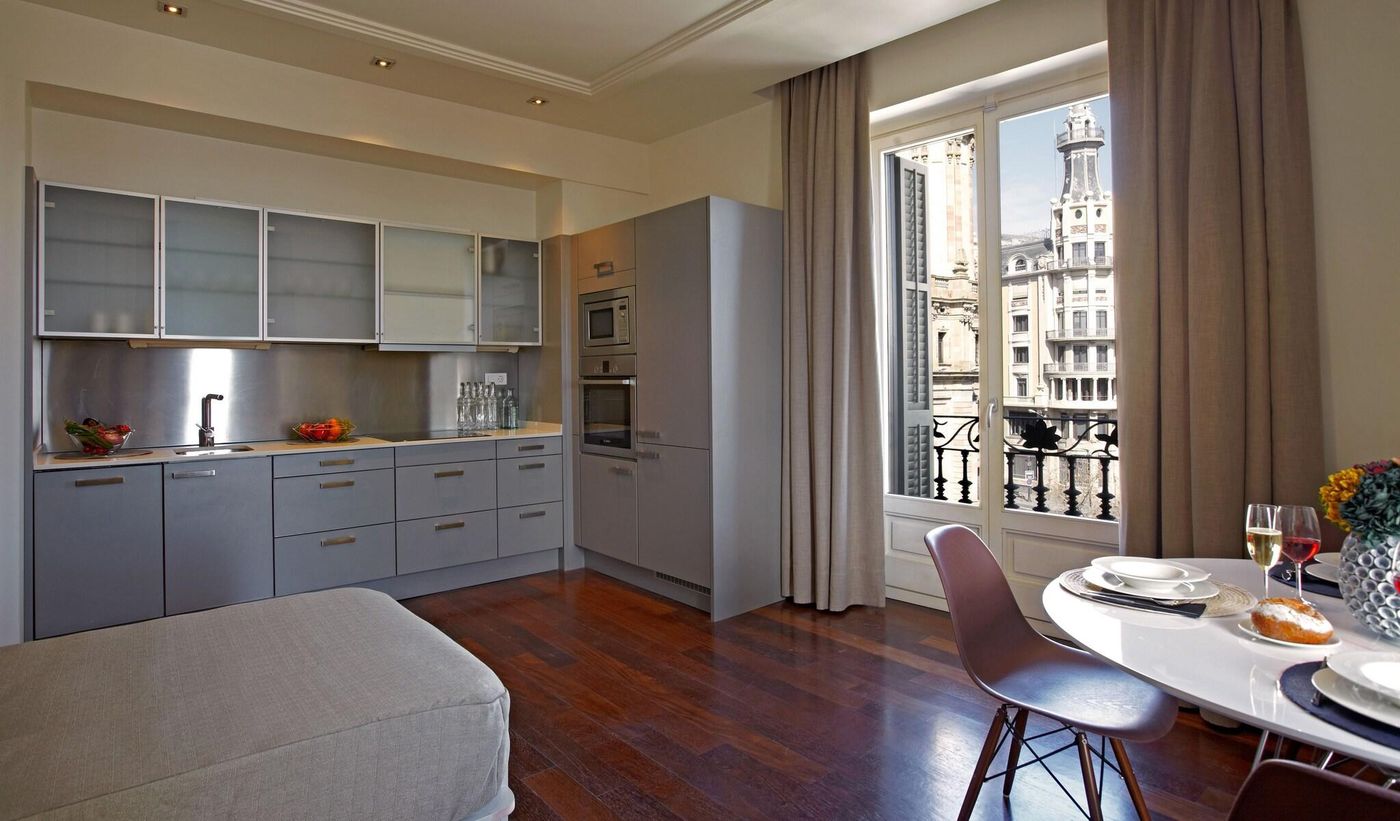 Duquesa Suites-Spain-Barcelona-Room-8
