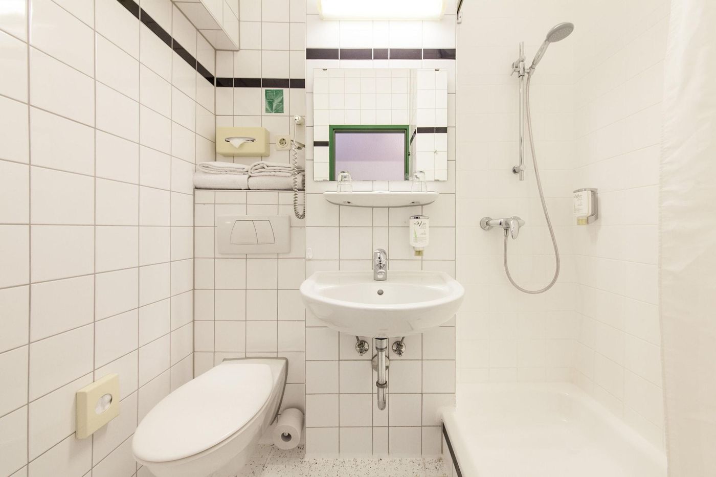 Sure-Hotel-by-Best-Western-Muenchen-Hauptbahnhof-Room-55