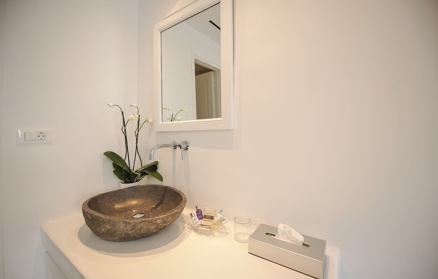 Ostraco-Luxury-Suites-Room-50