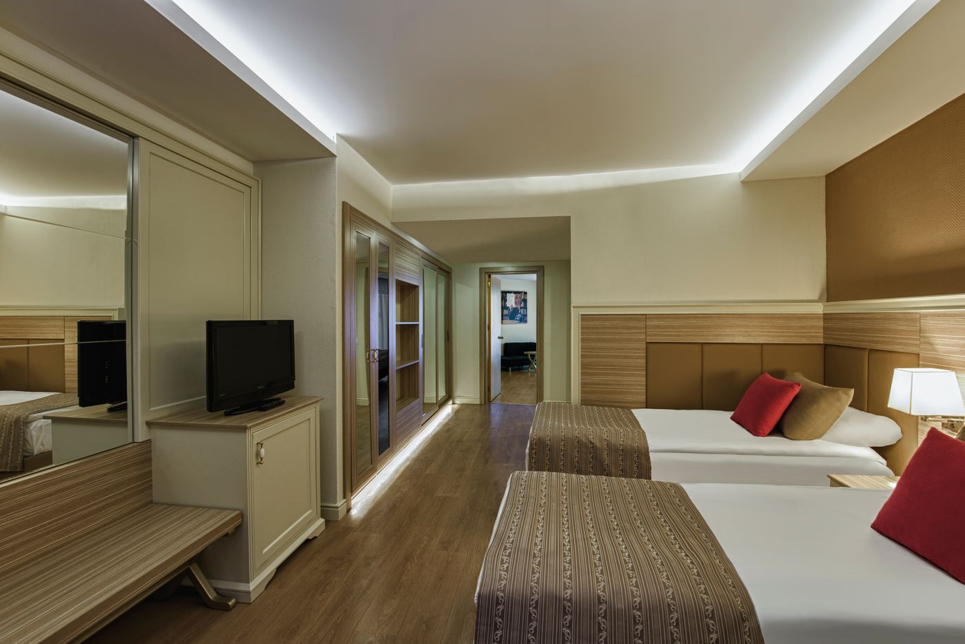 Delphin-Deluxe-Room-18