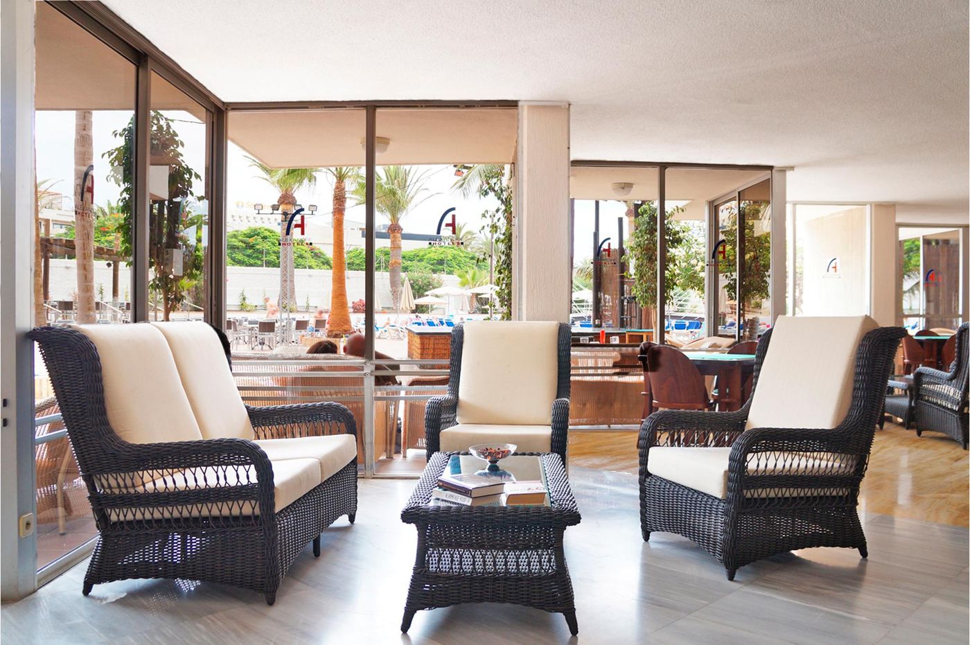 Alexandre-Hotel-Troya-Lobby-51