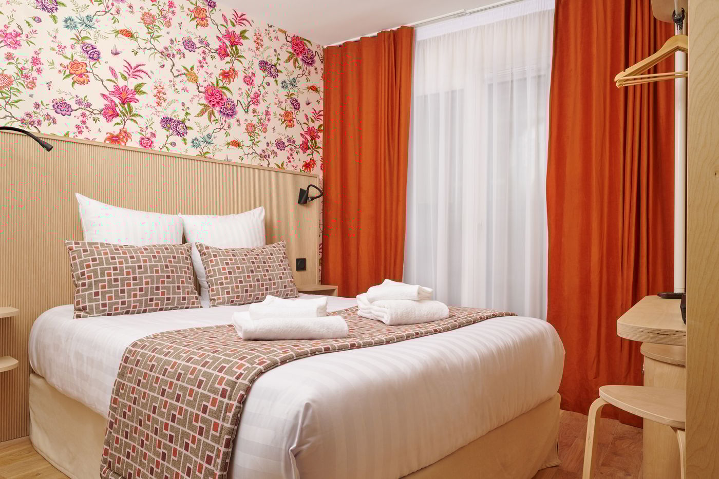 VLH-Paris-Montparnasse-Eiffel-Room-10