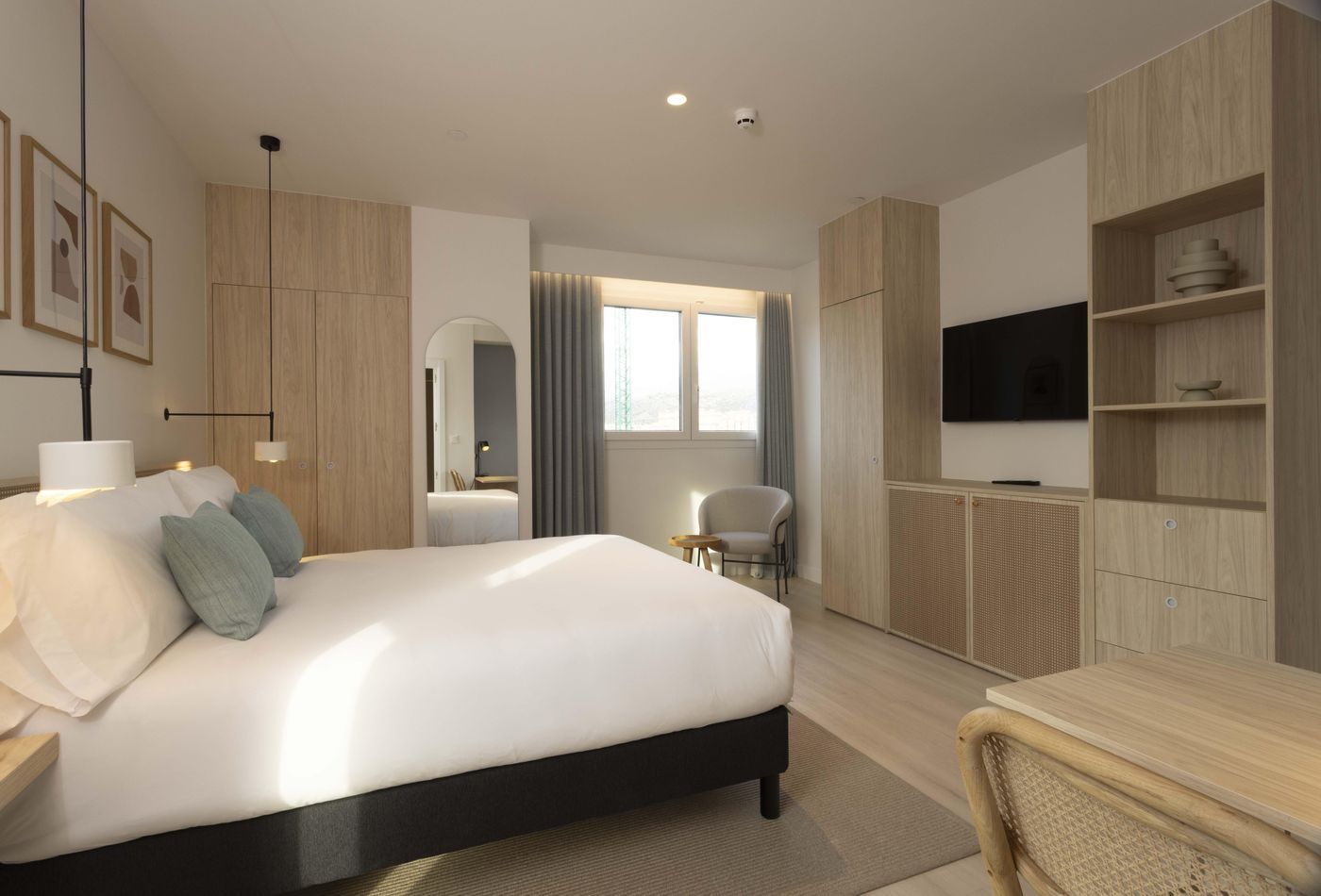 Staybridge-Suites-Malaga-Room-4