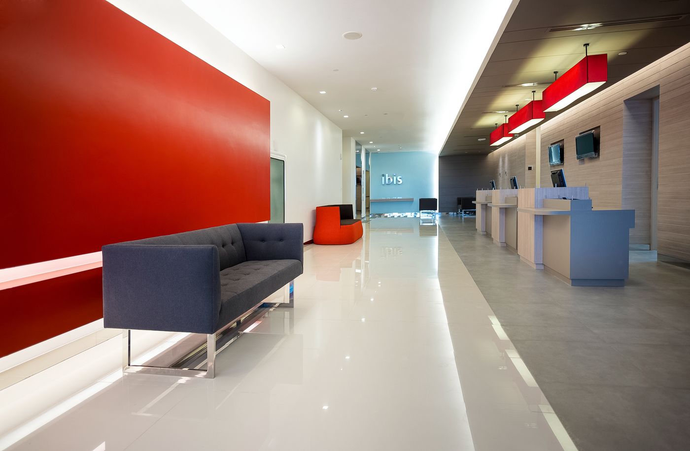 ibis-Bangkok-Siam-Lobby-4