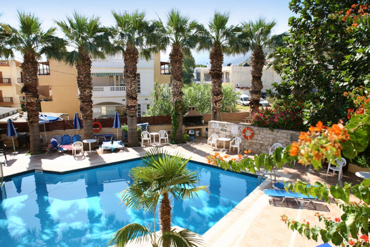 Latania-Studios---Apartments-Pool-3