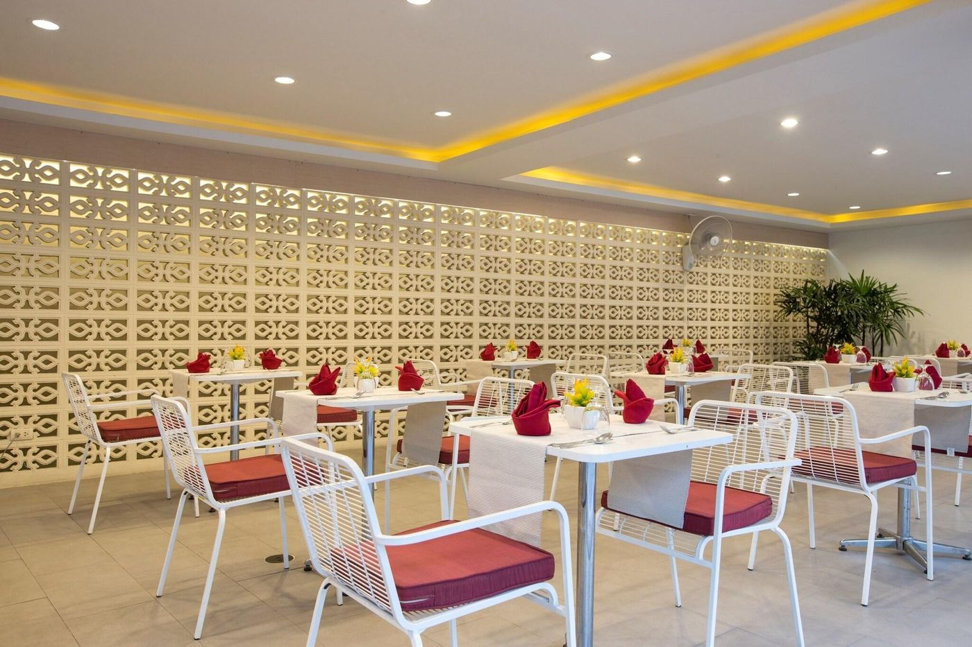 Chanalai-Garden-Resort--Restaurant-37