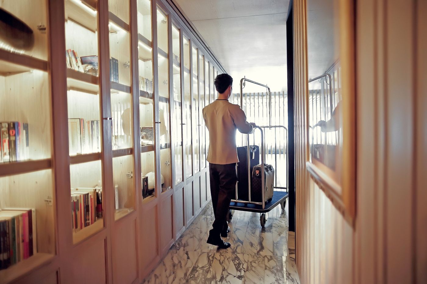 Arcadia-Suites-Bangkok-Lobby-40