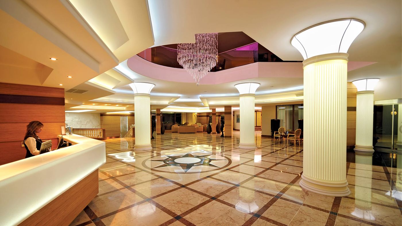Samara-Lobby-59